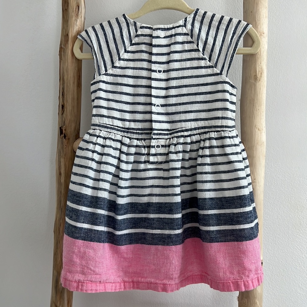 Carter’s Baby Girl Dress Size 9 months - Picture 3 of 4
